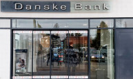 Danske Bank-chef vil holde på privatkunder med håndslag og knus